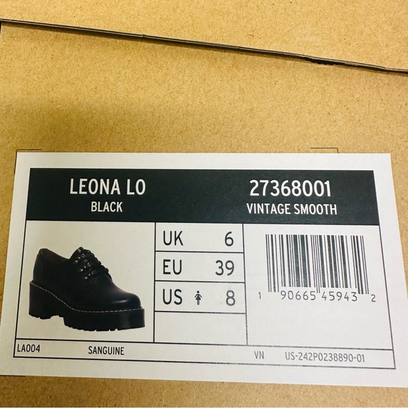 Dr. Martens Leona Lug Sole Platform Derby - Picture 8 of 8